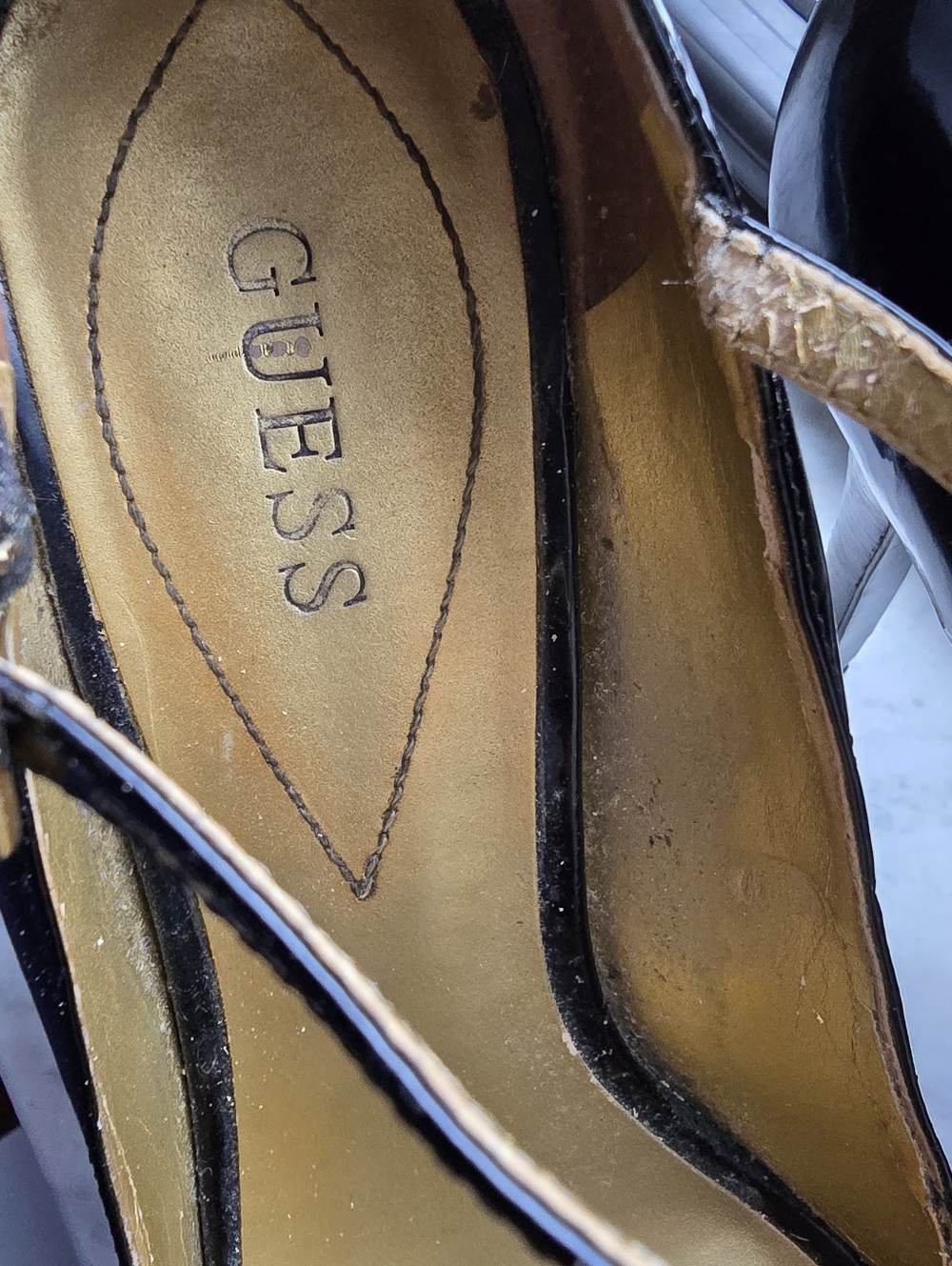 Iconic Vintage Guess Black Patent Leather Peep-Toe Mary Jane Heels 7.5 - Picture 6 of 10
